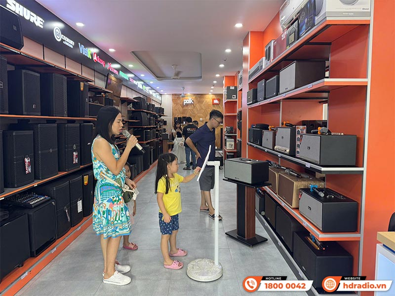 Khách hàng trải nghiệm tại HDRadio 119 Hoàng Quốc Việt, Cầu Giấy, Hà Nội