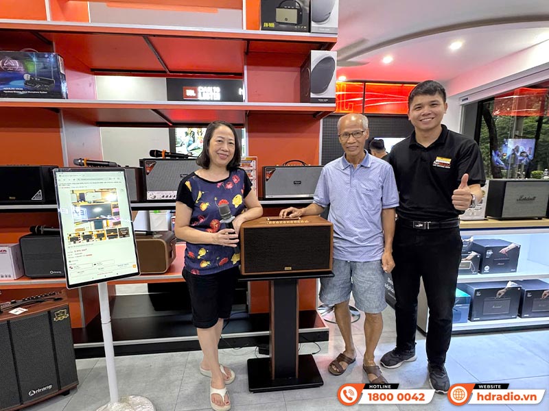 Khách hàng trải nghiệm tại HDRadio 119 Hoàng Quốc Việt, Cầu Giấy, Hà Nội