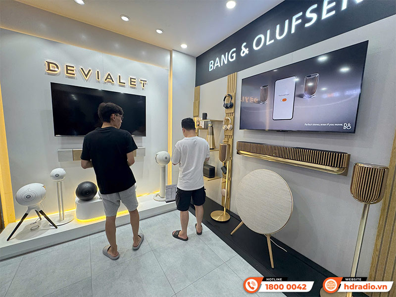 Khách hàng trải nghiệm Loa Devialet tại HDRadio
