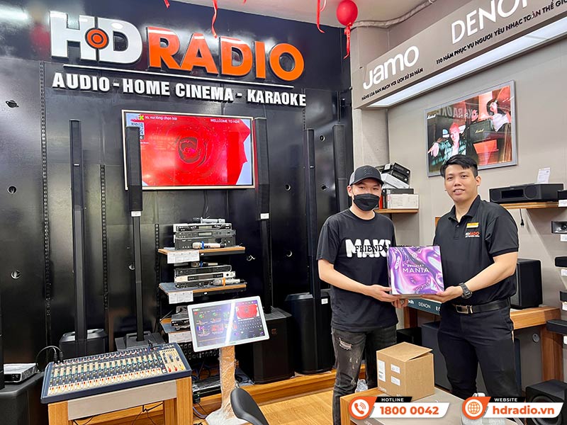 khách hàng mua Loa Devialet Mania tại HDRadio