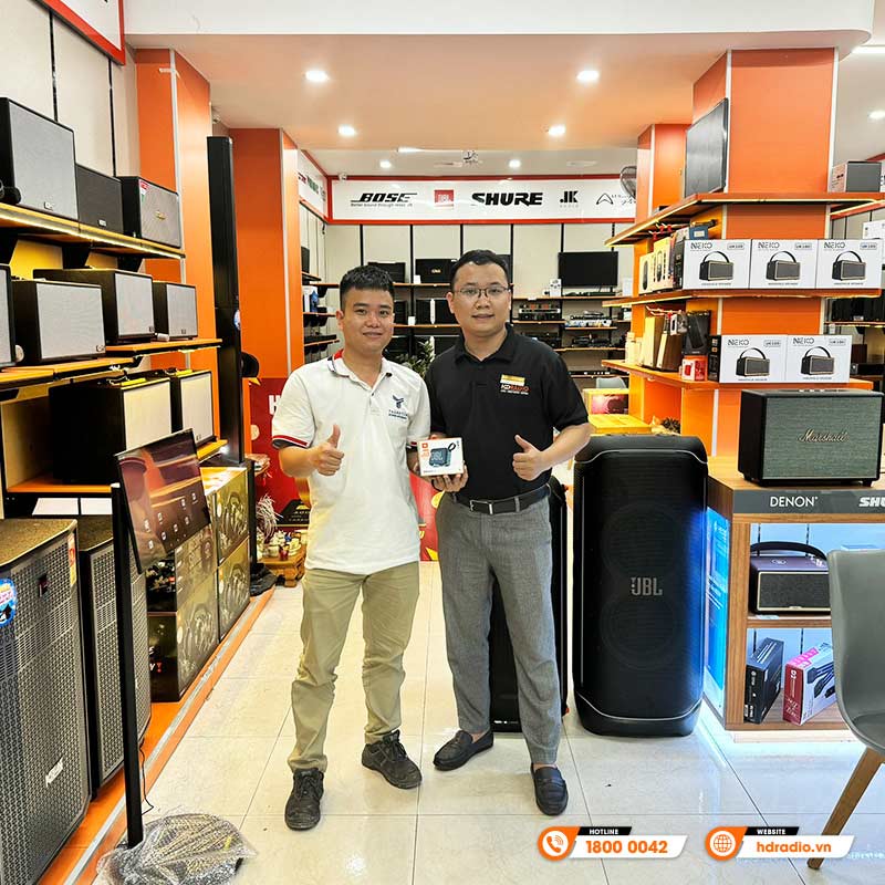 Khách mua mua Loa JBL chính hãng tại HDRadio