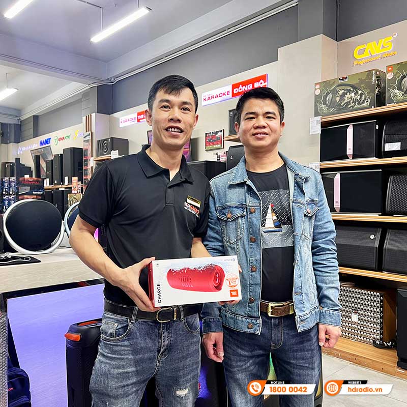 Khách mua mua Loa JBL chính hãng tại HDRadio