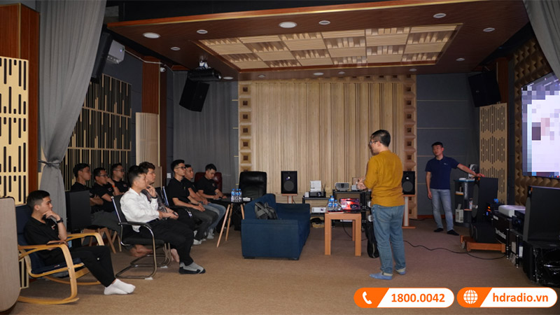 Đoàn đại diện thương hiệu B&O đến thăm và làm việc tại HDRadio