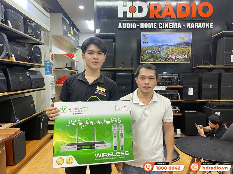 Khách hàng trải nghiệm và mua sắm thiết bị âm thanh chính hãng tại HDRadio Quận 11 Khách hàng trải nghiệm và mua sắm thiết bị âm thanh chính hãng tại HDRadio Quận 11