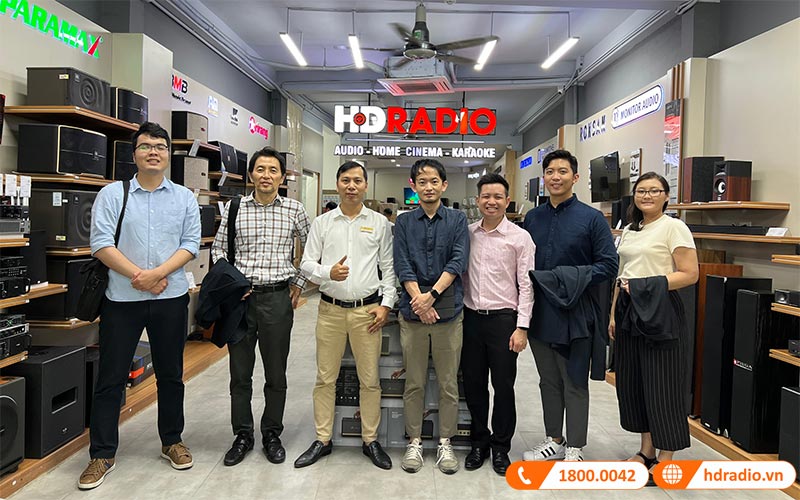 Giam doc Sony Viet Nam den tham quan HDRadio Giam doc Sony Viet Nam den tham quan HDRadio