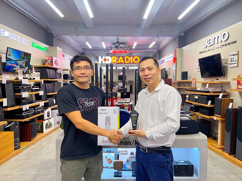 HDRadio đạt danh hiệu Đơn vị phân phối thiết bị âm thanh hàng đầu của YAMHA 