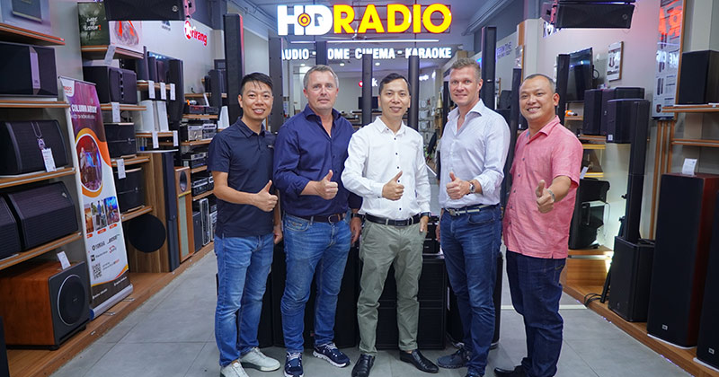 HDRADIO Đón Tiếp Đoàn Đại Diện Thương Hiệu Bang & Olufsen Sang Thăm Và Làm Việc Tại Trụ Sở Công Ty