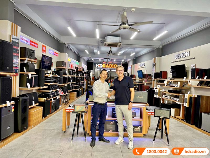 HDRadio Đón Tiếp Đoàn Đại Diện Thương Hiệu MARSHALL Sang Thăm Và Làm Việc Tại Showroom Hà Nội 