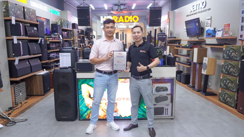 Đại diện PGI đến thăm và chia sẻ với công ty HDRadio