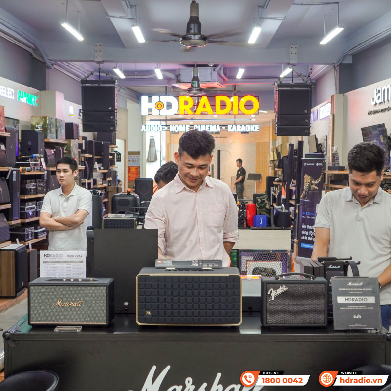 Đại diện PGI đến thăm và chia sẻ với công ty HDRadio