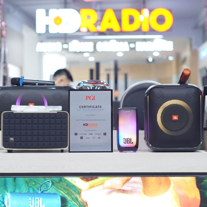 Đại diện PGI đến thăm và chia sẻ với Công ty HDRadio