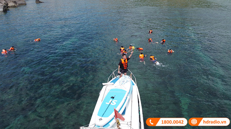 HDRadio du lịch tại vịnh Vĩnh Hy