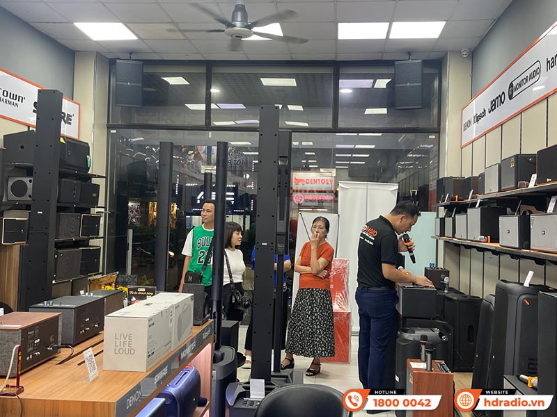 Showroom HDRadio Long Biên