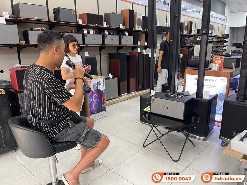 Showroom HDRadio Long Biên