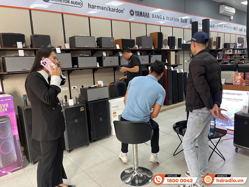 Showroom HDRadio Long Biên