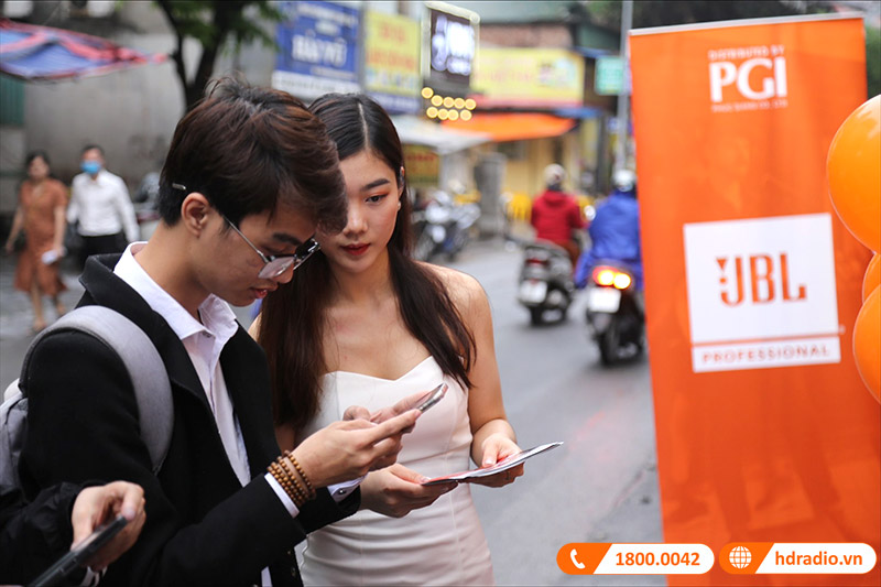 HDRadio kết hợp PGI tổ chức sự kiện Minishow Acoustic