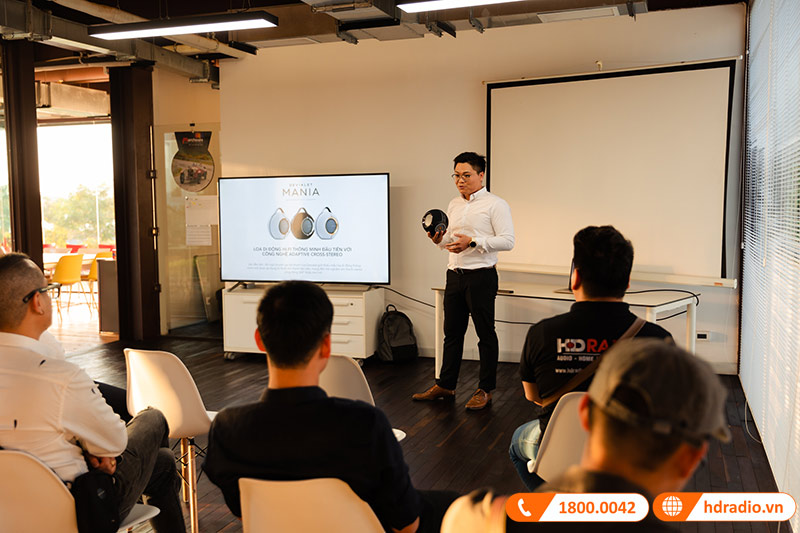 sự kiện ra mắt loa Devialet Mania và loa soundbar Devialet Dione Opera de Paris