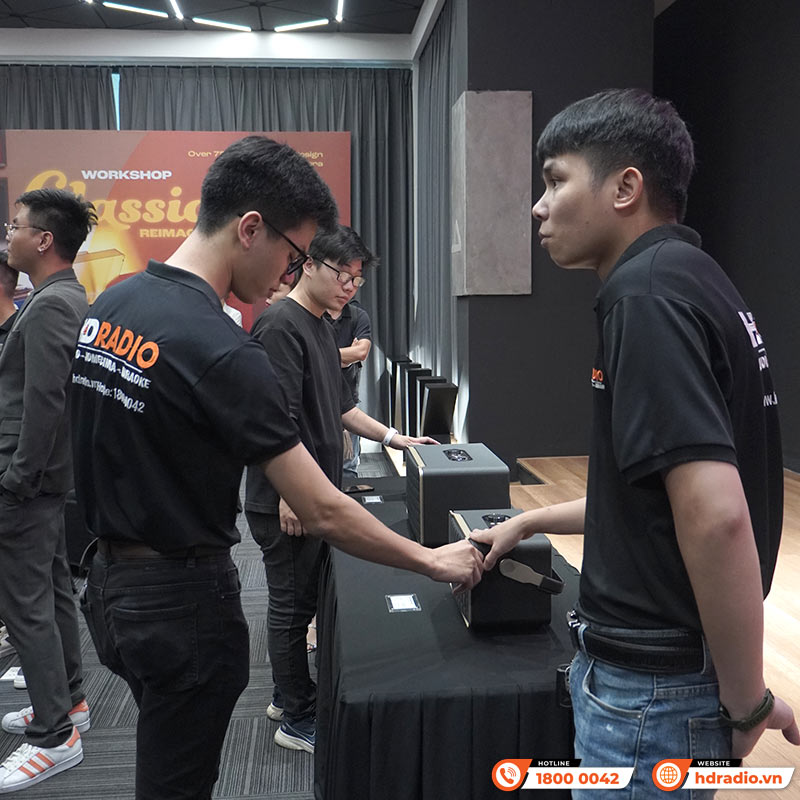 HDRadio Tham Dự Workshop Về Dòng Loa Authentics Và Đầu Đĩa Than Spinner BT Mới Nhất Của JBL HDRadio Tham Dự Workshop Về Dòng Loa Authentics Và Đầu Đĩa Than Spinner BT Mới Nhất Của JBL