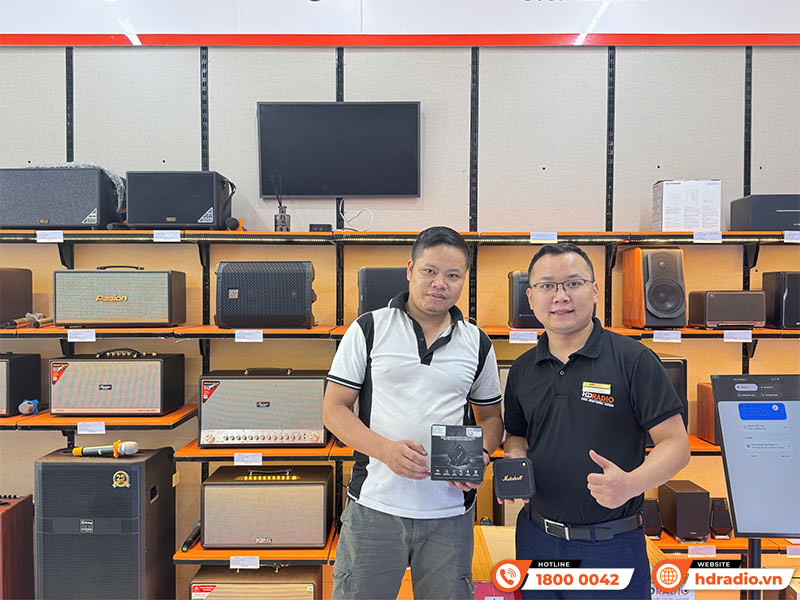 Khách hàng mua sắm Loa Marshall chính hãng ASH tại HDRadio