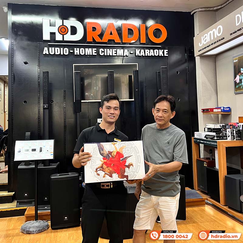 Khách hàng mua Loa Devialet chính hãng tại HDRadio Khách hàng mua Loa Devialet chính hãng tại HDRadio