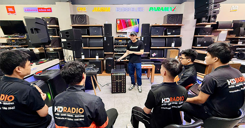 Đại Diện Hãng Marshall Trực Tiếp Training Mẫu Loa Bromley 750 Mới Nhất 2025 Tại Showroom HDRadio