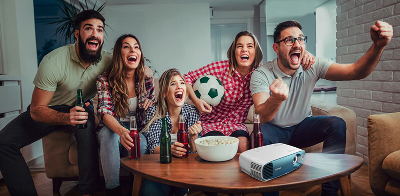 uu-diem-noi-bat-cua-may-chieu-4k