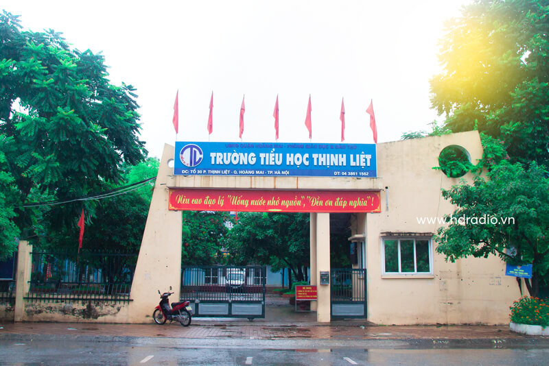 cong-truong-tieu-hoc-thinh-liet