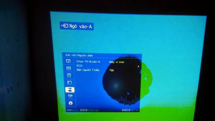 máy chiếu bị loang màu