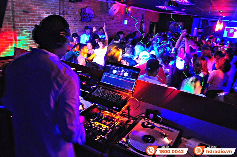 Nhạc Nonstop Là Gì? Nonstop Khác Gì So Với Nhạc Remix?