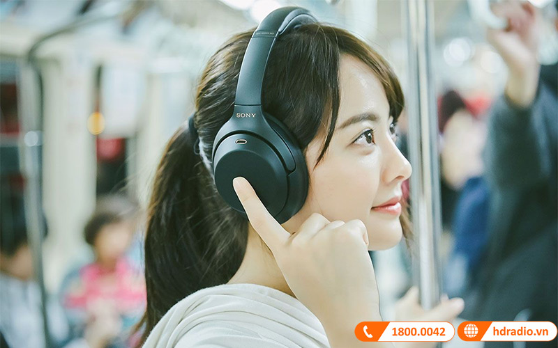 Tai Nghe Chống Ồn - Loại Bỏ Âm Thanh Ồn Ào Trên Chuyến Xe Đông Đúc Ngày Tết