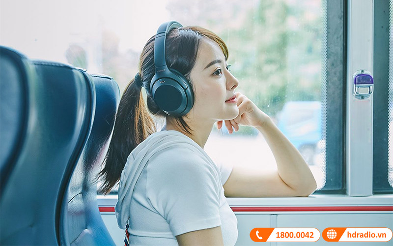 Tai Nghe Chống Ồn - Loại Bỏ Âm Thanh Ồn Ào Trên Chuyến Xe Đông Đúc Ngày Tết