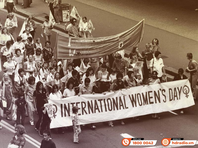 8/3 là ngày gì? Gợi ý 10 món quà được yêu thích nhất ngày 8/3