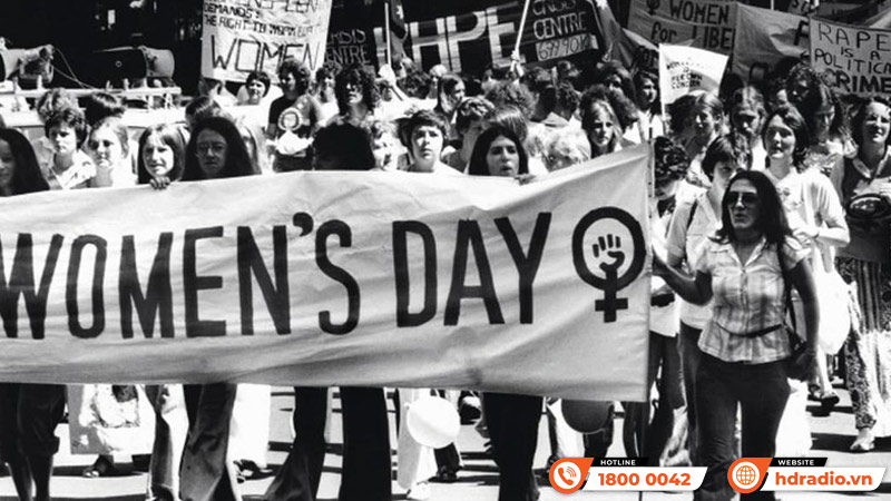 8/3 là ngày gì? Gợi ý 10 món quà được yêu thích nhất ngày 8/3