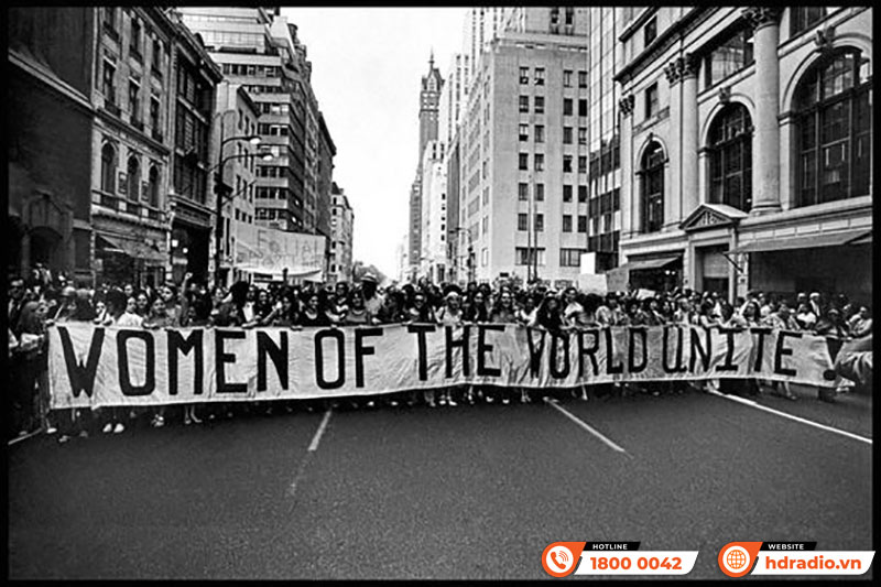 8/3 là ngày gì? Gợi ý 10 món quà được yêu thích nhất ngày 8/3