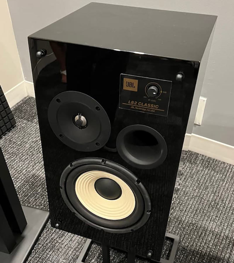 JBL ra mắt phiên bản giới hạn JBL Classic Black Gloss Limited Edition 2022