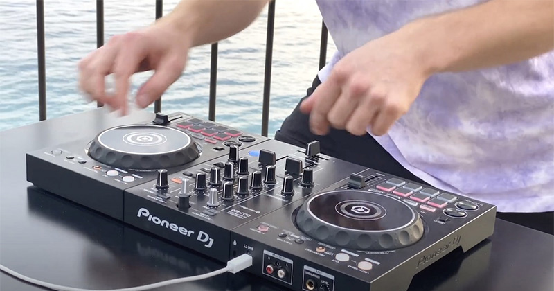 Bàn DJ phù hợp cho quán bar nhỏ và vừa