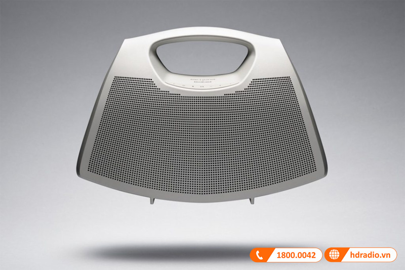 B&O hop tac voi Balenciaga tao ra Speaker Bag