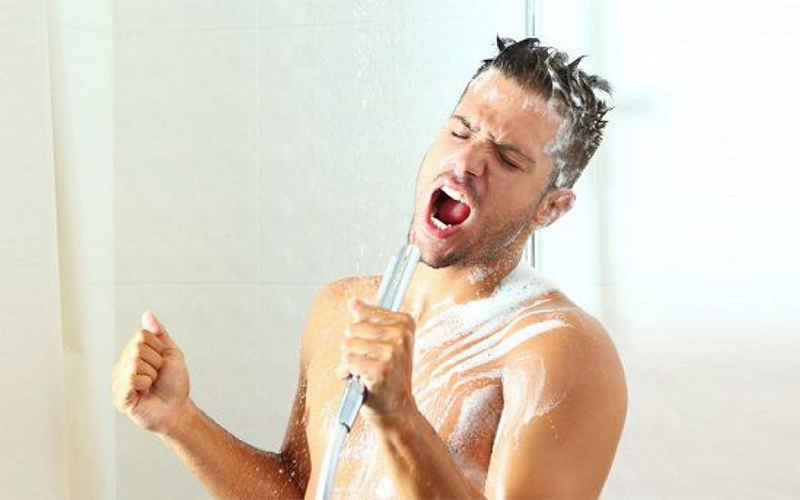 Cách luyện thanh tại nhà với dàn karaoke gia đình