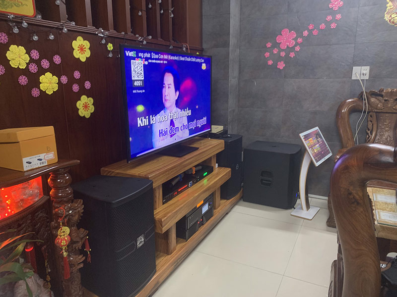anh thuc te lap dat dan karaoke gia dinh