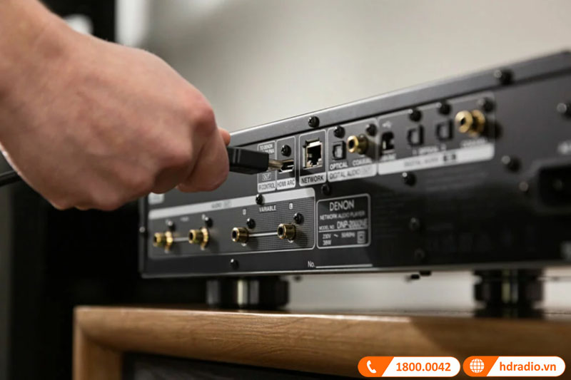 cổng kết nối trên DNP-2000NE