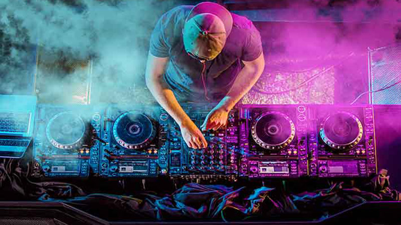 DJ là nghề gì?