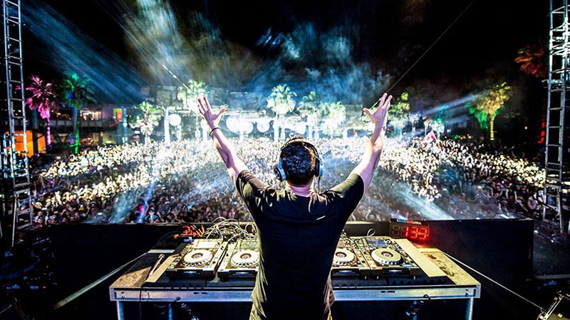 DJ là nghề gì? Tìm hiểu về nghề DJ hái ra tiền