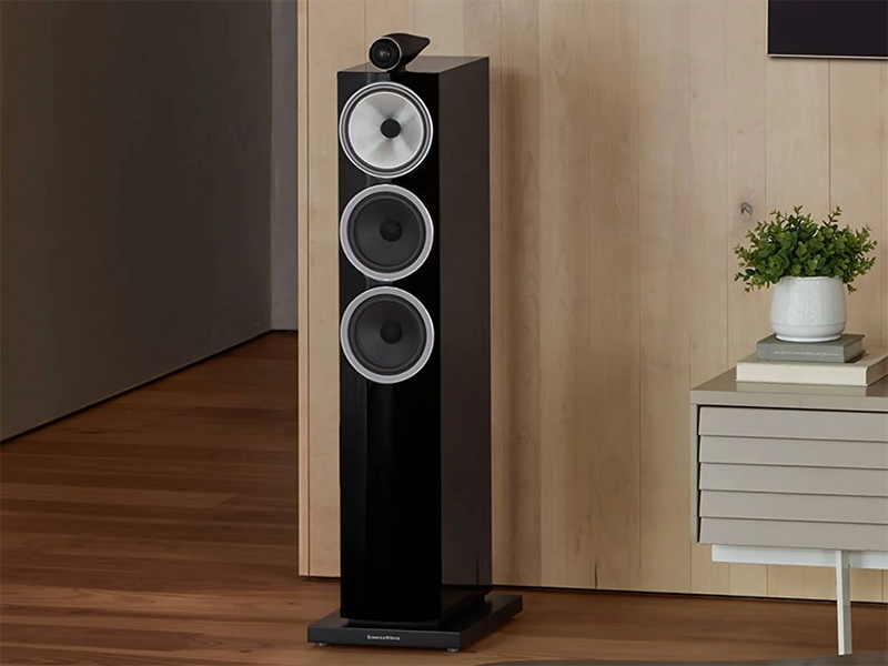 Bowers & Wilkins 703 S3