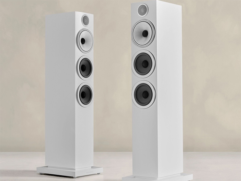 Bowers & Wilkins 704 S3