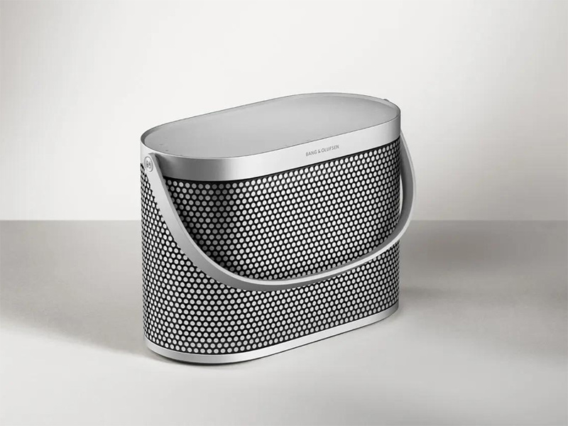 Hãng Bang Olufsen ra mắt phiên bản màu Spaced Aluminium cho mẫu loa Beosound A5 Hãng Bang Olufsen ra mắt phiên bản màu Spaced Aluminium cho mẫu loa Beosound A5