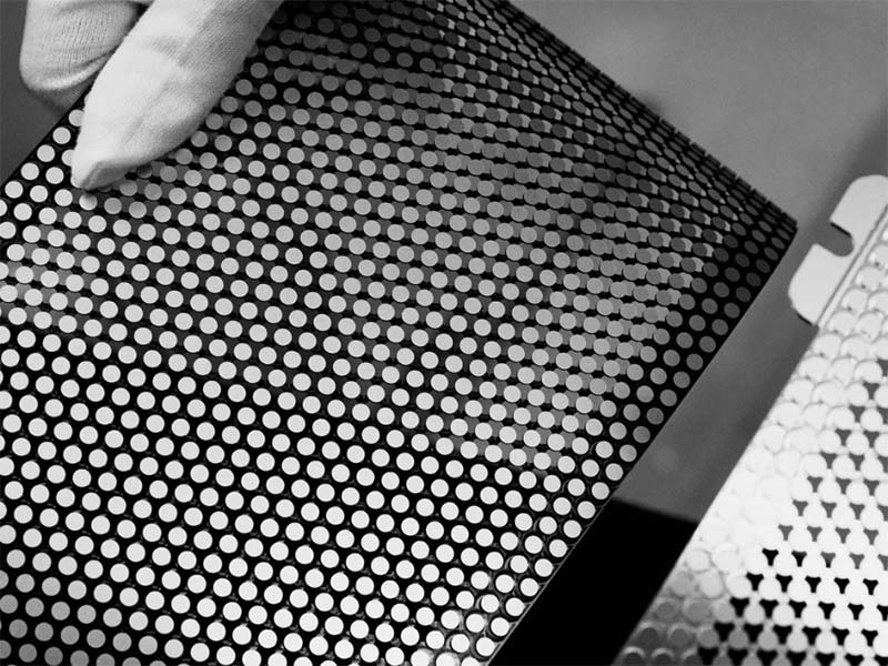 Hãng Bang Olufsen ra mắt phiên bản màu Spaced Aluminium cho mẫu loa Beosound A5 Hãng Bang Olufsen ra mắt phiên bản màu Spaced Aluminium cho mẫu loa Beosound A5