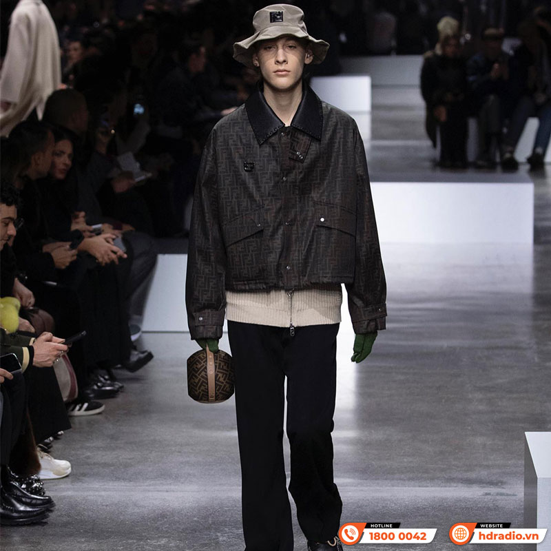 Hãng Devialet ra mắt phiên bản giới hạn loa Fendi Devialet Mania NEW 2025 Hãng Devialet ra mắt phiên bản giới hạn loa Fendi Devialet Mania NEW 2025