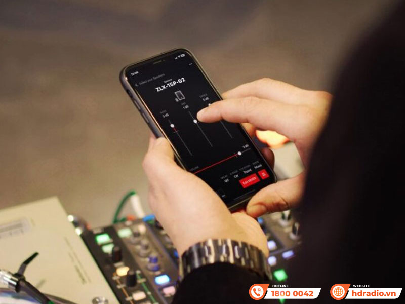 Hãng Electro-Voice ra mắt dòng loa ZLX G2