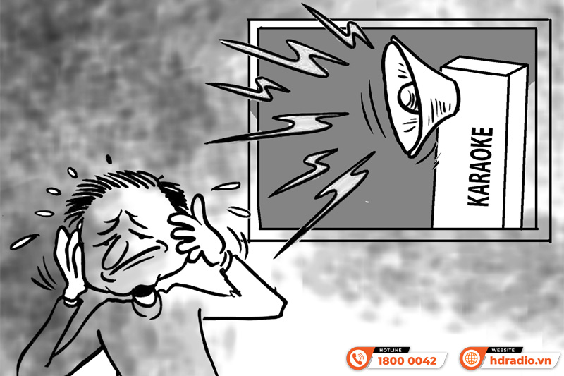 Hàng xóm hát karaoke ồn ào gọi ai và quy định hát đến mấy giờ