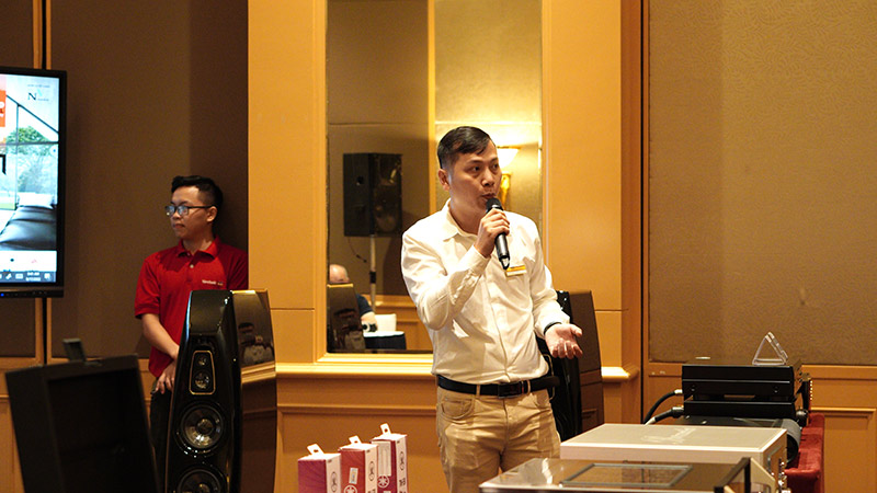 Đại diện HDRadio ông mai đức tú tham dự họp báo triển lãm thiết bị nghe nhìn lầm thứ 18